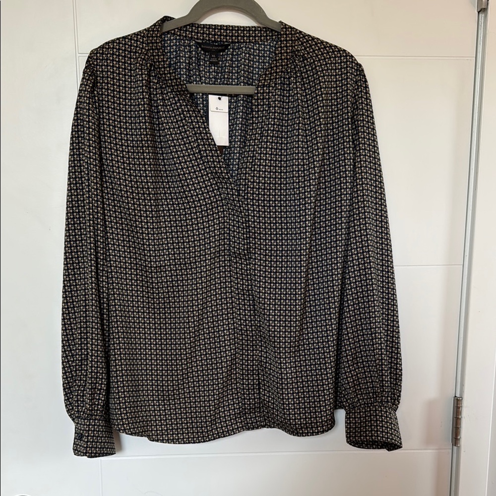 Elegant Black and Cream Womens Top